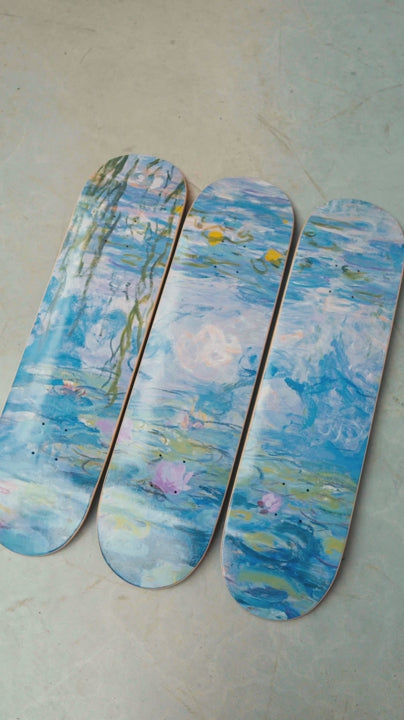 Detail and angles of Claude Monet's Les Nymphéas edition.