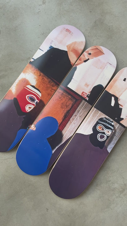 Short video showing the Baldessari skateboard triptych