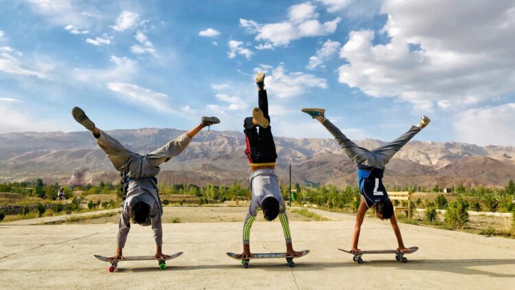 kids handstanding
